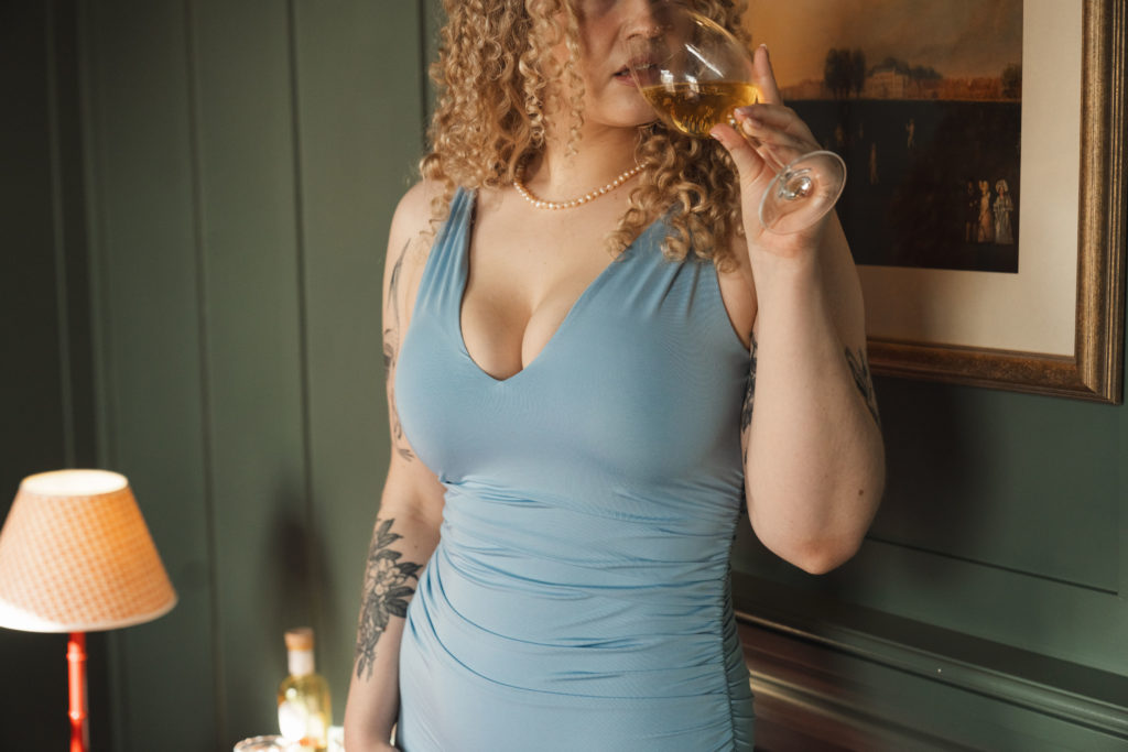 Tall Curvy English Escort London
